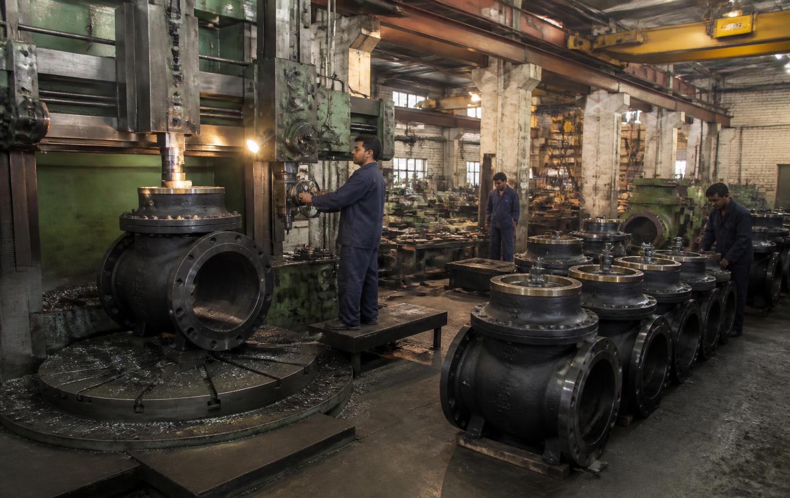 Valve assembly and machining floor at the Lahore works